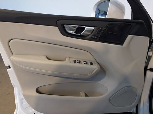 Used 2023 Volvo XC60 B5 Plus w/ Climate Package image 11