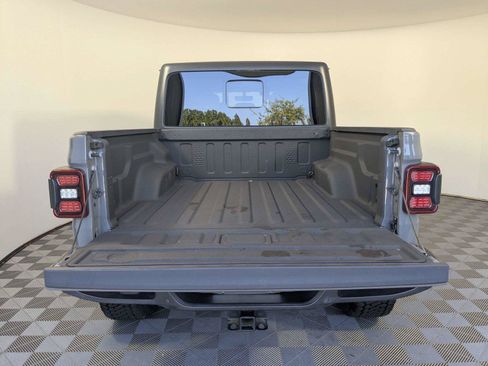 Used 2021 Jeep Gladiator Sport AWD/4WD image 9