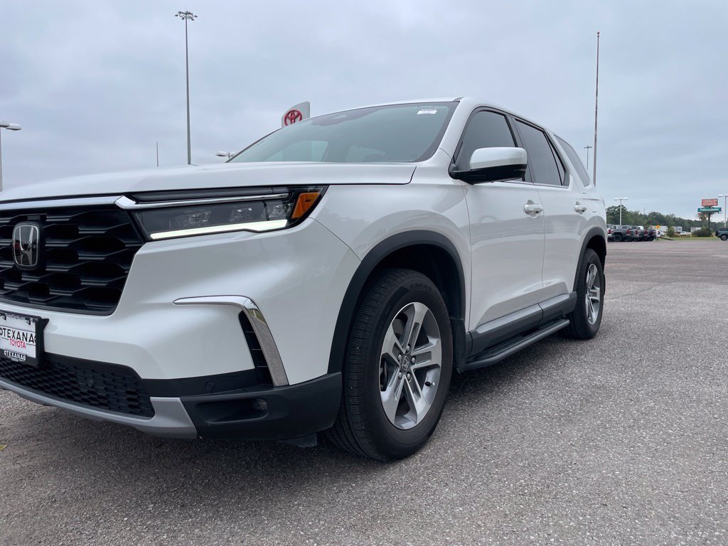 Used 2025 Honda Pilot EX-L image 10