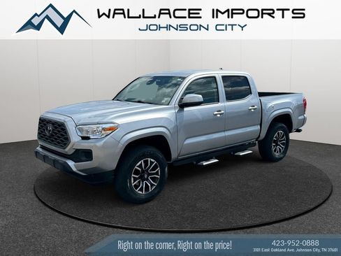 Used 2023 Toyota Tacoma SR AWD/4WD image 2