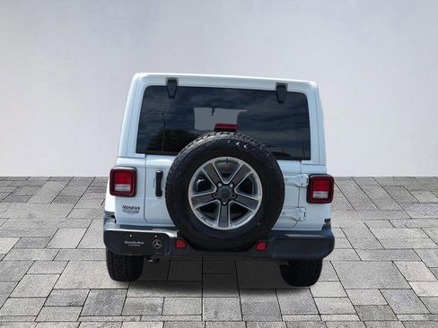 Used 2021 Jeep Wrangler Unlimited Sahara AWD/4WD image 6