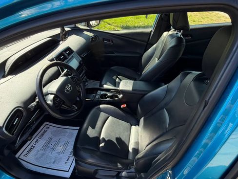 Used 2019 Toyota Prius XLE image 10
