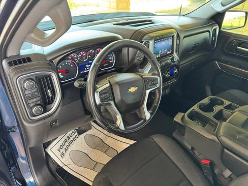 Used 2021 Chevrolet Silverado 1500 LT w/ Z71 Off-Road Package AWD/4WD image 13