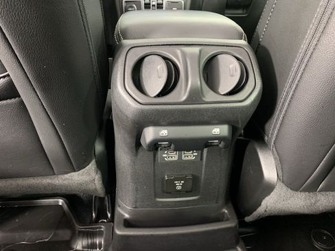 Used 2022 Jeep Wrangler Unlimited Sahara w/ Cold Weather Group AWD/4WD image 34