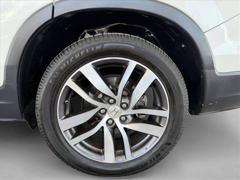 Used 2017 Honda Pilot Touring image 23