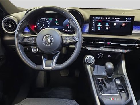 Used 2024 Alfa Romeo Tonale Ti image 9