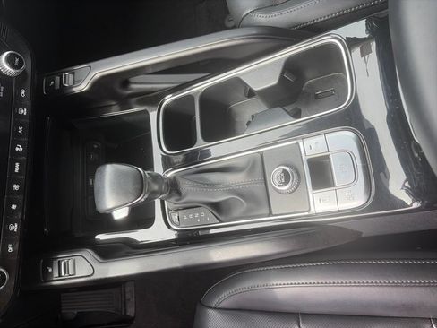 Used 2025 Kia Telluride S FWD image 22