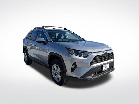 Used 2021 Toyota RAV4 XLE w/ Convenience Package AWD/4WD image 3
