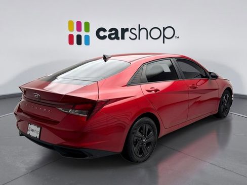 Used 2021 Hyundai Elantra SEL w/ Convenience Package image 5