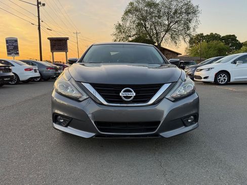 Used 2018 Nissan Altima 2.5 SR w/ SR Special Edition image 2
