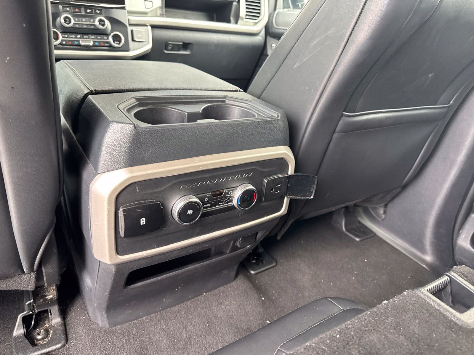 Used 2024 Ford Expedition Max XLT AWD/4WD image 17