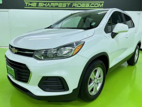 Used 2021 Chevrolet Trax LS w/ Tint and Cruise Package FWD image 5