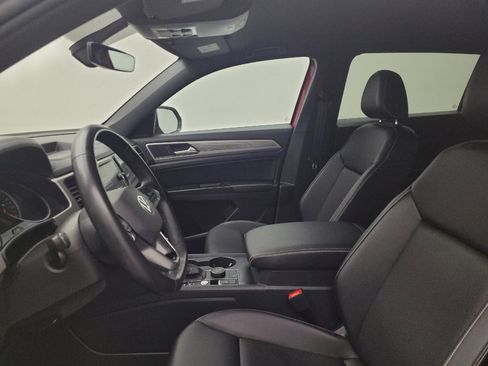 Used 2020 Volkswagen Atlas Cross Sport SE image 17