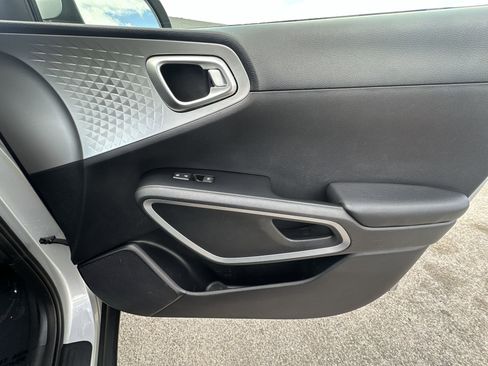 Used 2020 Kia Soul LX image 31