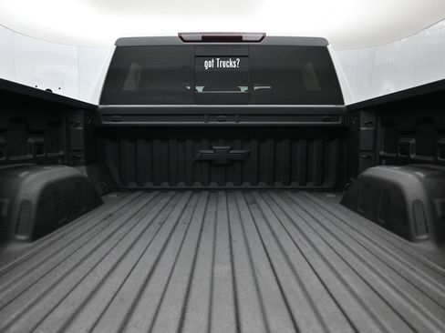 Used 2022 Chevrolet Silverado 1500 LT Trail Boss w/ LT Trail Boss Premium Package AWD/4WD image 7