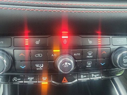 Used 2025 Dodge Durango GT image 12