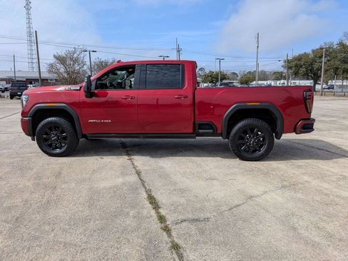 Used 2024 GMC Sierra 2500 AT4 w/ AT4 Preferred Package AWD/4WD image 9