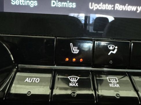 Certified 2023 GMC Canyon AT4 image 7