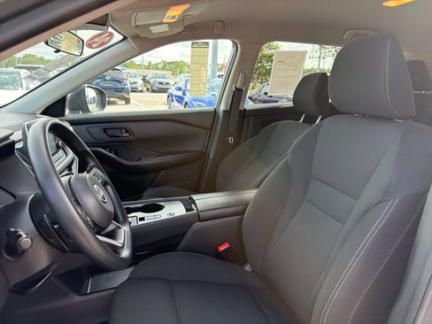Used 2024 Nissan Rogue S FWD image 17