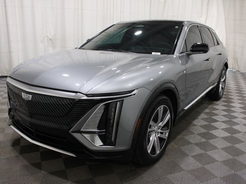 Certified 2024 Cadillac Lyriq Tech RWD image 34