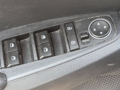 Used 2022 Kia Seltos LX AWD/4WD image 15