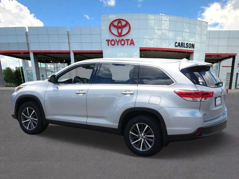 Certified 2019 Toyota Highlander XLE AWD/4WD image 6