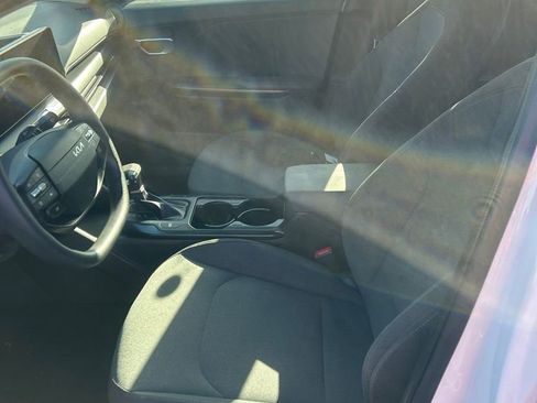 Used 2025 Kia K4 LXS image 12