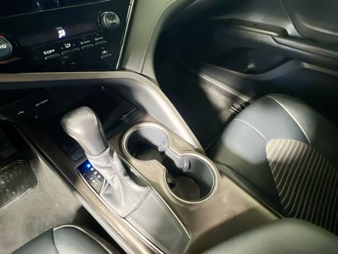 Used 2021 Toyota Camry SE image 25