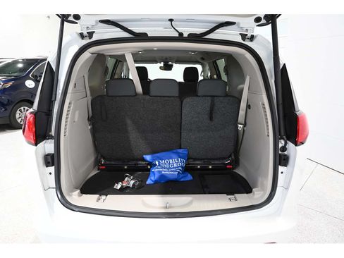 Used 2023 Chrysler Voyager LX FWD image 25