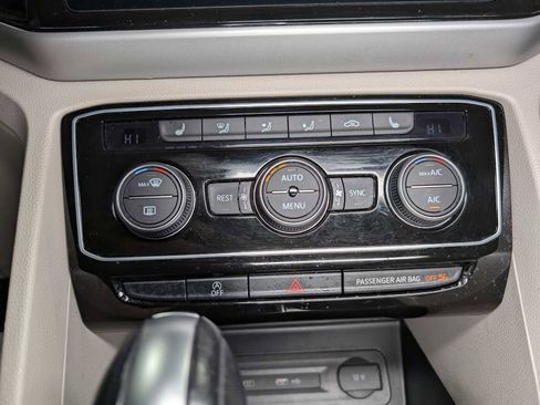 Used 2022 Volkswagen Atlas SE image 31