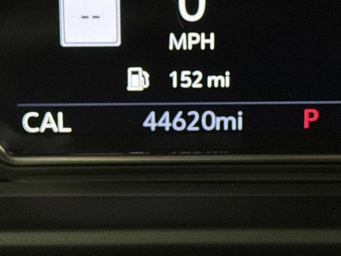 Used 2022 GMC Sierra 2500 AT4 w/ AT4 Premium Plus Package image 6