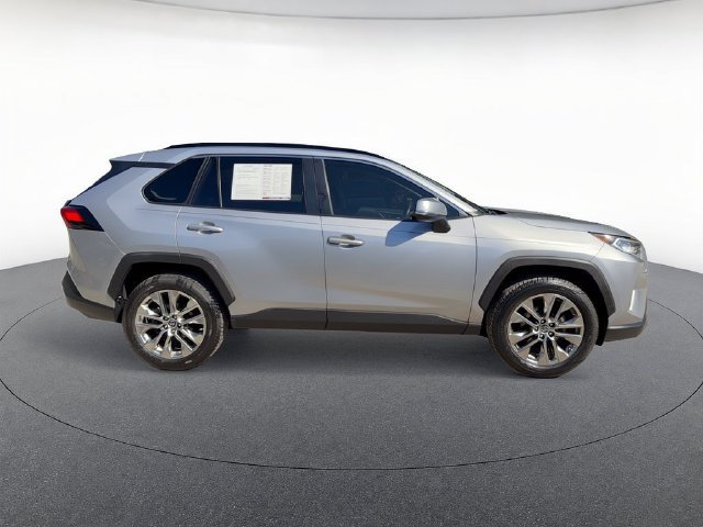 Used 2019 Toyota RAV4 XLE Premium w/ Advanced Technology Package FWD image 6