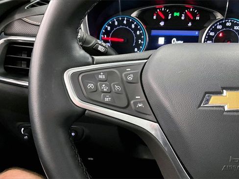 Used 2023 Chevrolet Equinox Premier image 24