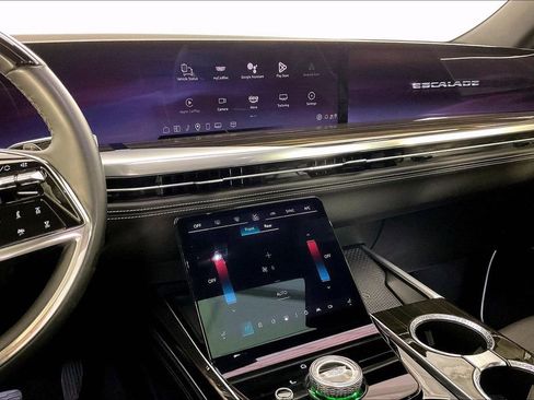 Used 2025 Cadillac Escalade Premium Luxury w/ LPO, Floor Liner Package image 9