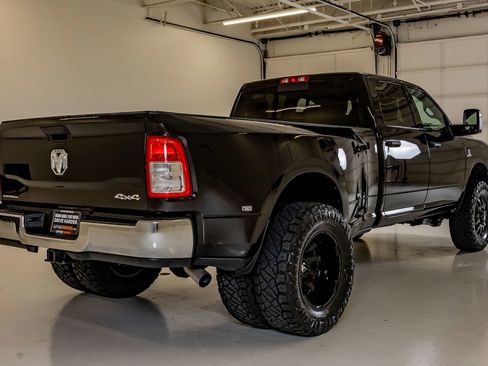 Used 2024 RAM 3500 Tradesman w/ Chrome Appearance Group AWD/4WD image 10