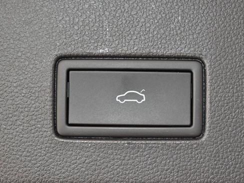 Used 2024 Volkswagen Atlas Cross Sport SEL R-Line AWD/4WD image 15