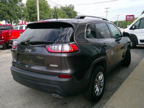 Used 2022 Jeep Cherokee Latitude Lux w/ Mopar Interior Package AWD/4WD image 5