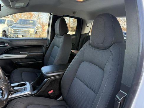 Used 2022 Chevrolet Colorado LT w/ Fleet Safety Package image 18