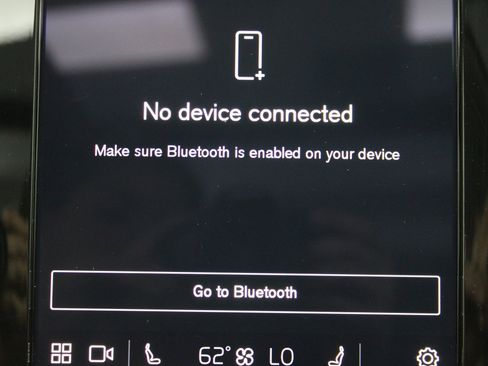 Used 2025 Volvo XC40 B5 Plus image 35