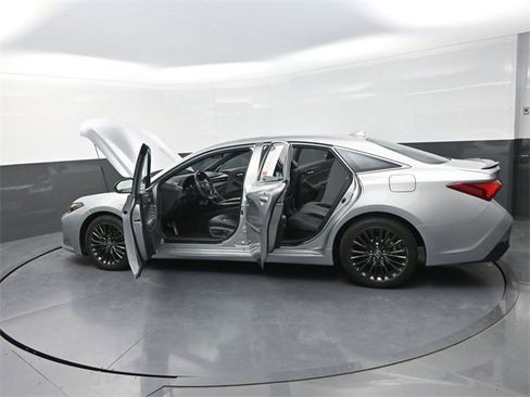 Used 2021 Toyota Avalon XSE image 38