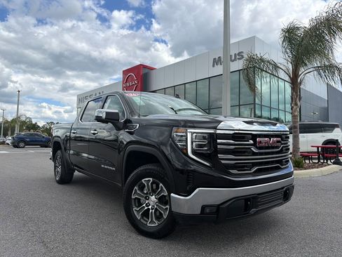 Used 2026 GMC Sierra 1500 SLT AWD/4WD image 1