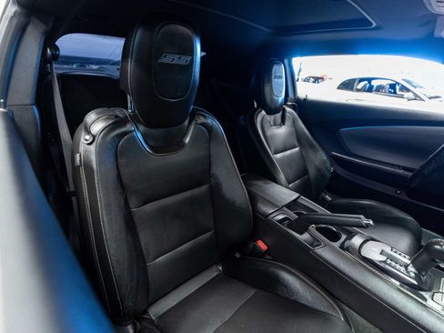 Used 2011 Chevrolet Camaro SS w/ LPO, Ground Effects Package RWD image 13