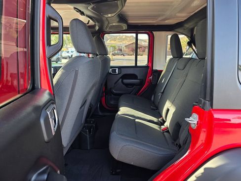 Used 2025 Jeep Wrangler Unlimited Sport AWD/4WD image 17