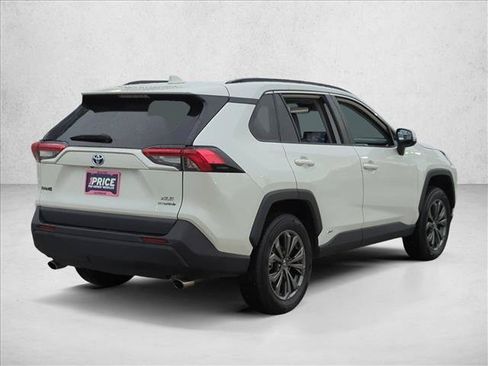 Certified 2022 Toyota RAV4 XLE Premium AWD/4WD image 5