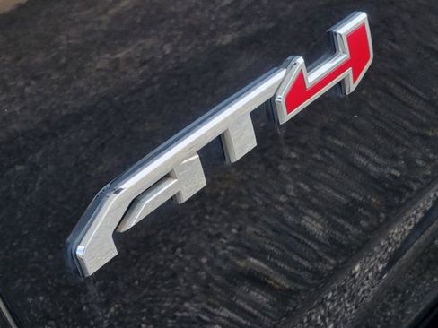 Used 2022 GMC Yukon AT4 AWD/4WD image 9