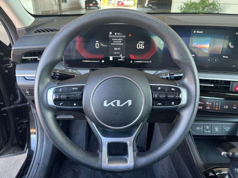 Used 2025 Kia K5 LXS FWD image 28