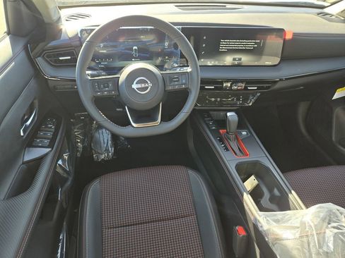 New 2026 Nissan Kicks SR AWD/4WD image 10