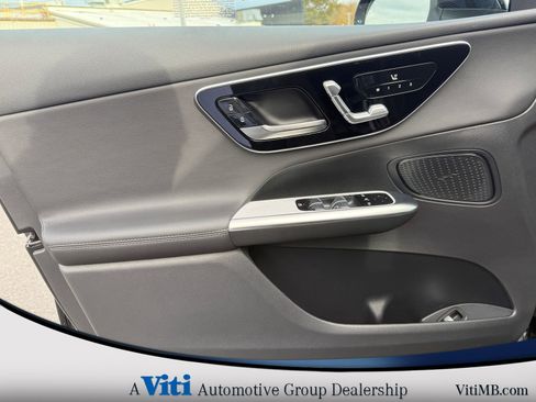 Used 2026 Mercedes-Benz GLC 300 4MATIC image 11