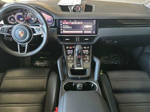 Used 2023 Porsche Cayenne image 16