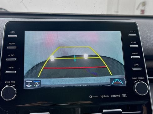 Used 2019 Toyota Avalon Limited image 23